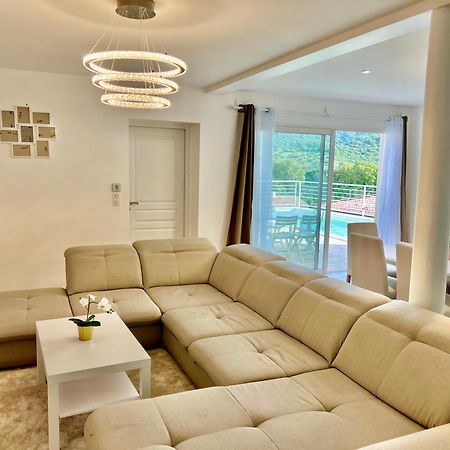 Chambres & Suites Villa Architecte Saint-Paul-et-Valmalle エクステリア 写真