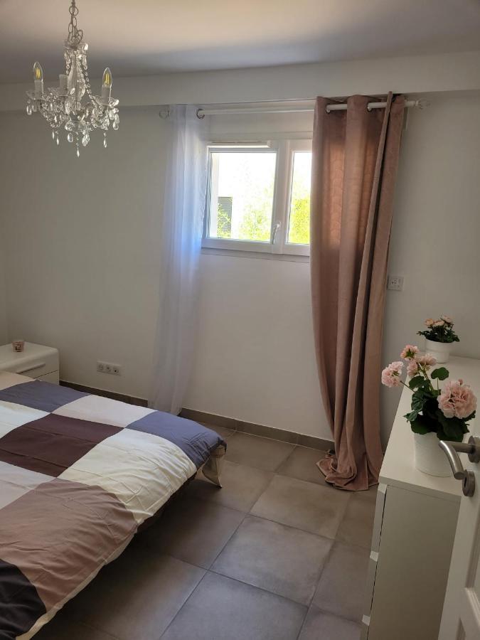 Chambres & Suites Villa Architecte Saint-Paul-et-Valmalle エクステリア 写真