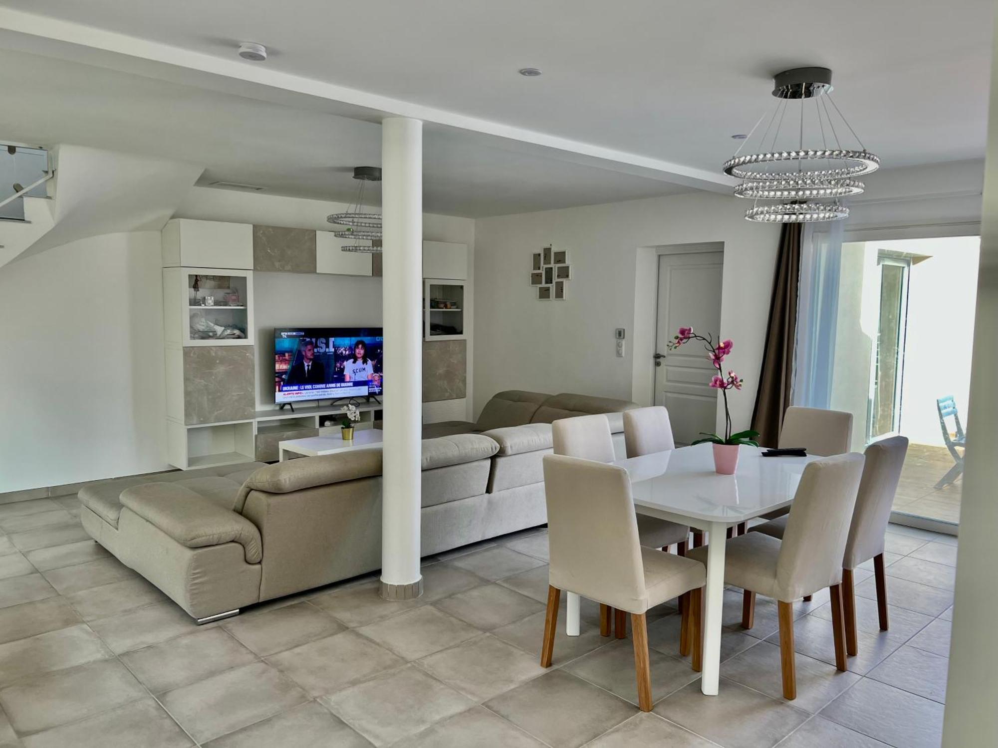Chambres & Suites Villa Architecte Saint-Paul-et-Valmalle エクステリア 写真